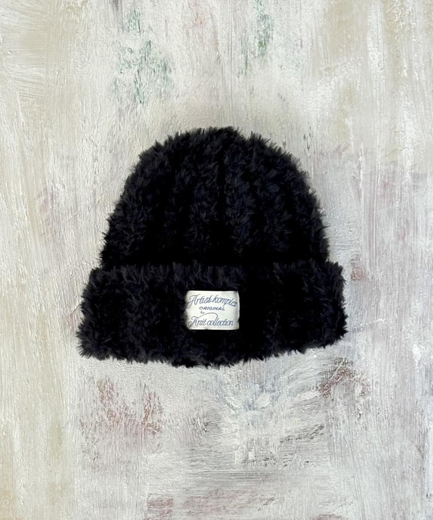 Atiseuteukeompeullegseu Artist Fluffy Knit Beanie (Black)