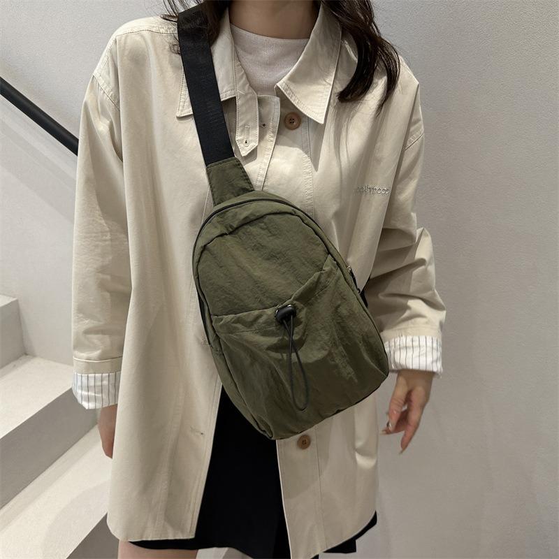 Casual, Lightweight and Fresh Mobile Phone Summer Simple Sports Drawstring Large Capacity Crossbody Shoulder Small Square Bag