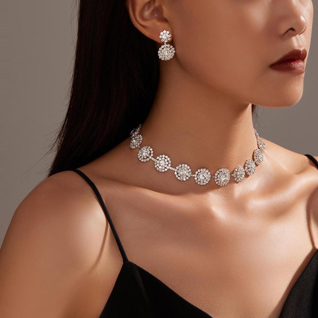 Bridal Jewelry, Luxury Sparkling Diamond Geometric Hollow Necklace Earrings Set, Bridal Diamond Necklace Earrings Two-piece Set