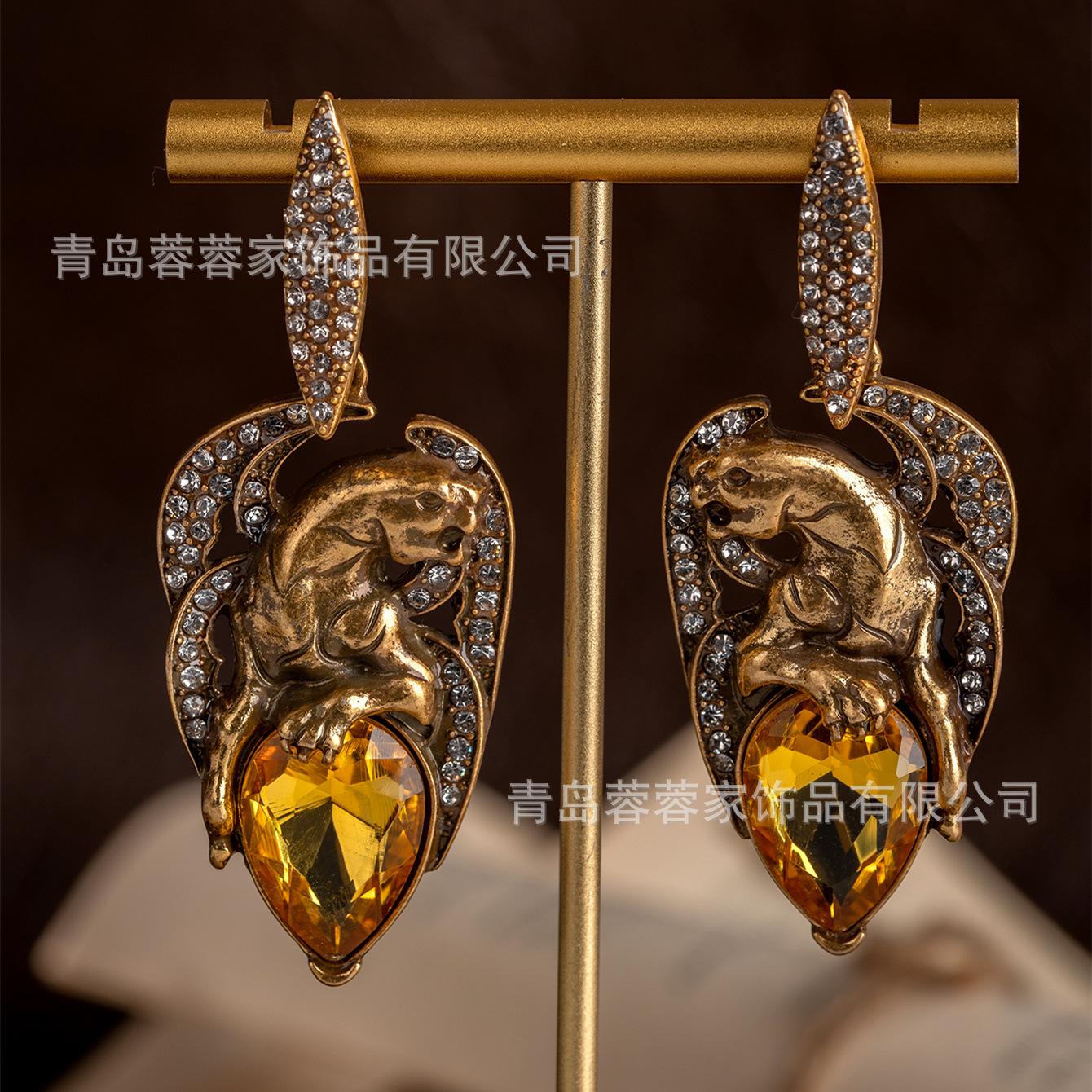 Spanish Designer Cheetah Heavy Industries Earrings With High-end Feel Light Luxury Inlaid Zircon Antique Jewelry жёлтый