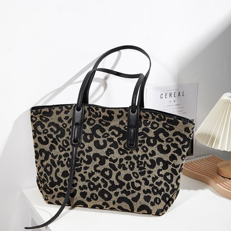 Leopard Print Bag Large-capacity Women's Bag New Fashion Versatile Shoulder Bag Autumn and Winter Niche High-end Tote Bag