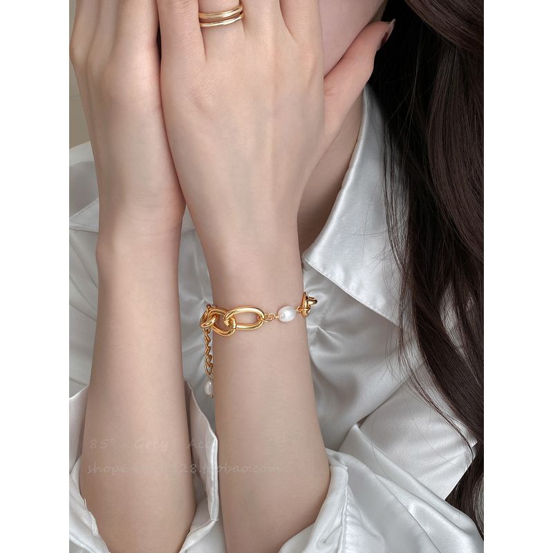 Natural Freshwater Pearl Metal Stacking Bracelets for Women, Autumn and Winter Vacation Style, Light Luxury, Exquisite and Fashionable Bracelets