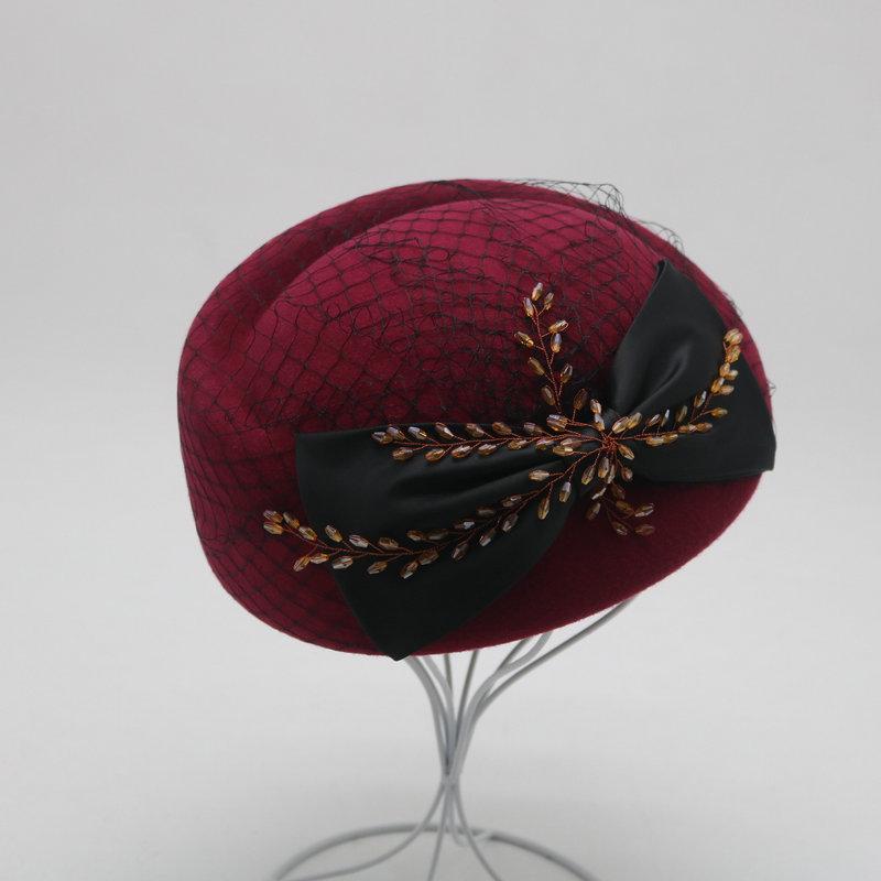 Beretă de lână cu plasă franceză de lux Pălărie de stewardesă elegantă cu arc cu strass pentru doamnă Pălărie de top de curtezană de epocă de modă