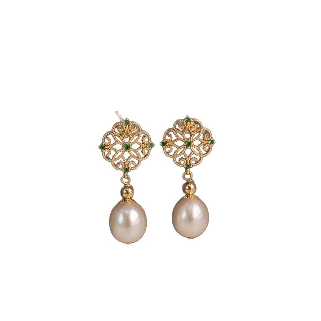 Vintage lace natural freshwater pearl earrings for women, S911 silver needle light luxury high-end design, niche design versatile studs