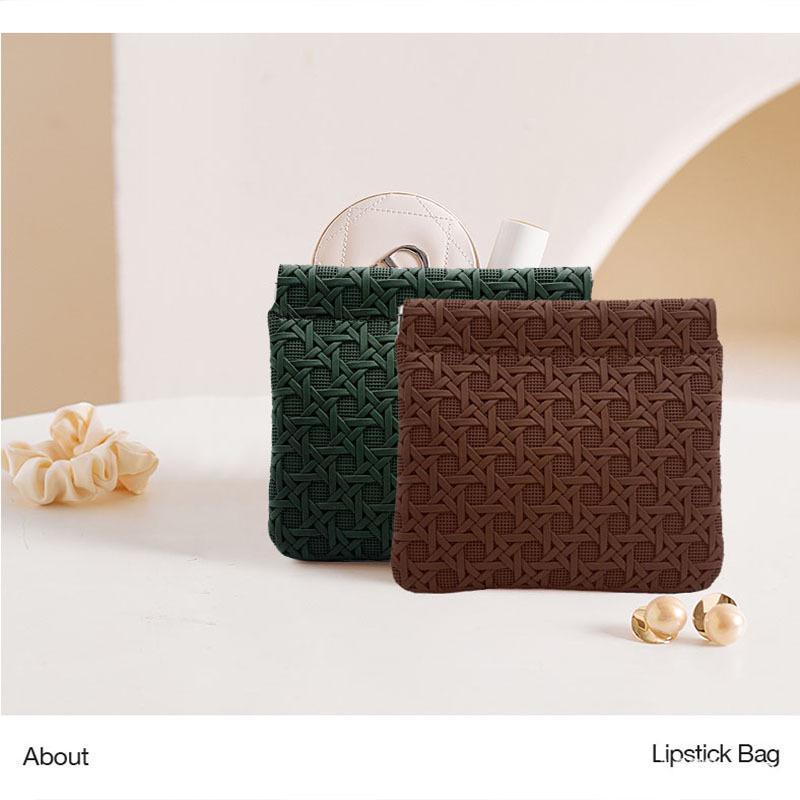 

Compact Multi-Use Storage Bag for Earphones, Cosmetics & Cables with Automatic Closure apricot