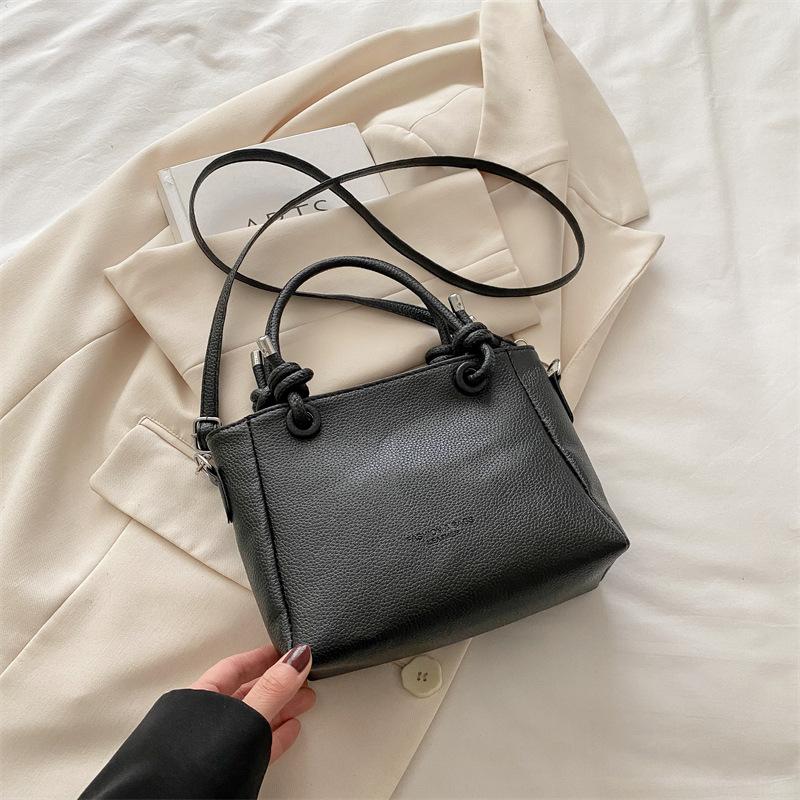 Fashion Niche Portable Small Bag Women's 2025 Spring and Summer New Simple Bucket Bag Women's Shoulder Messenger Bag