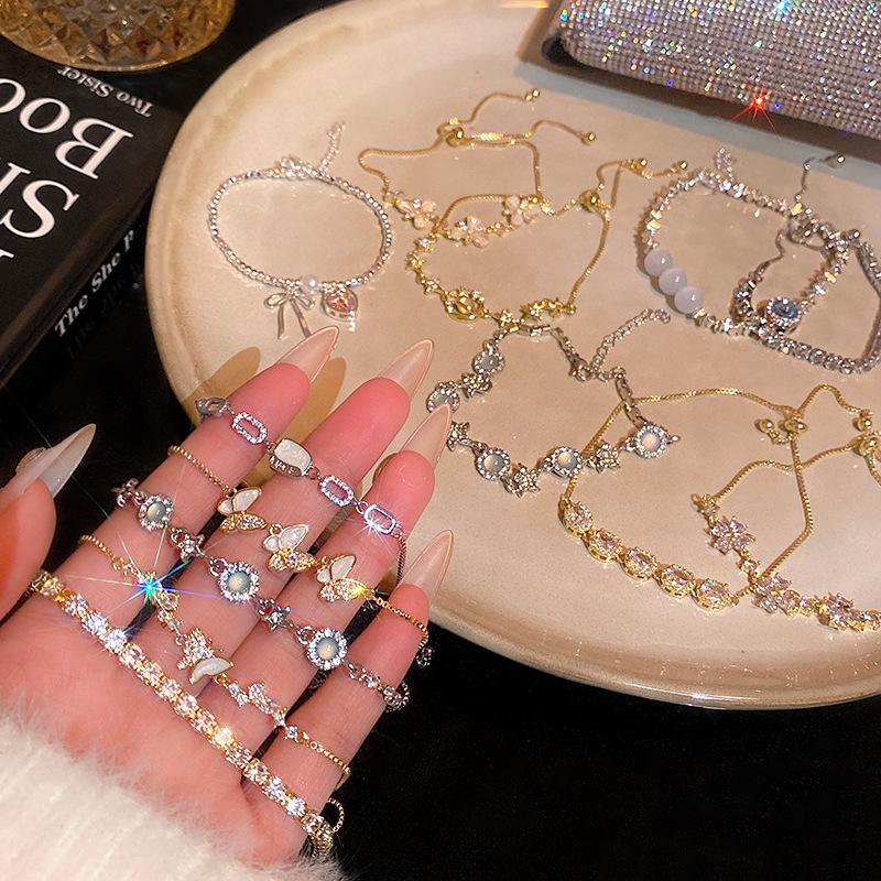 Ultra-shiny Bracelet - Stylish and Luxurious High-end Crystal Pendant Jewelry for Girls