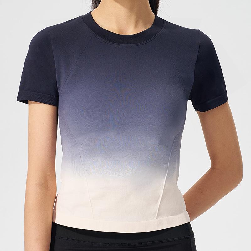 

Женская летняя футболка для йоги 2025 с градиентом, быстросохнущая, облегающего кроя L чёрный