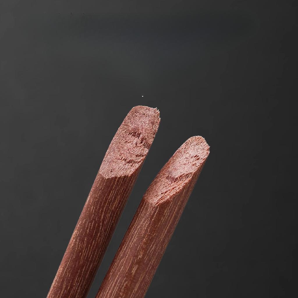 The Carved Natural Red Sandalwood Chopsticks Symbolize High-quality Solid Wood Chopsticks Without Paint or Wax