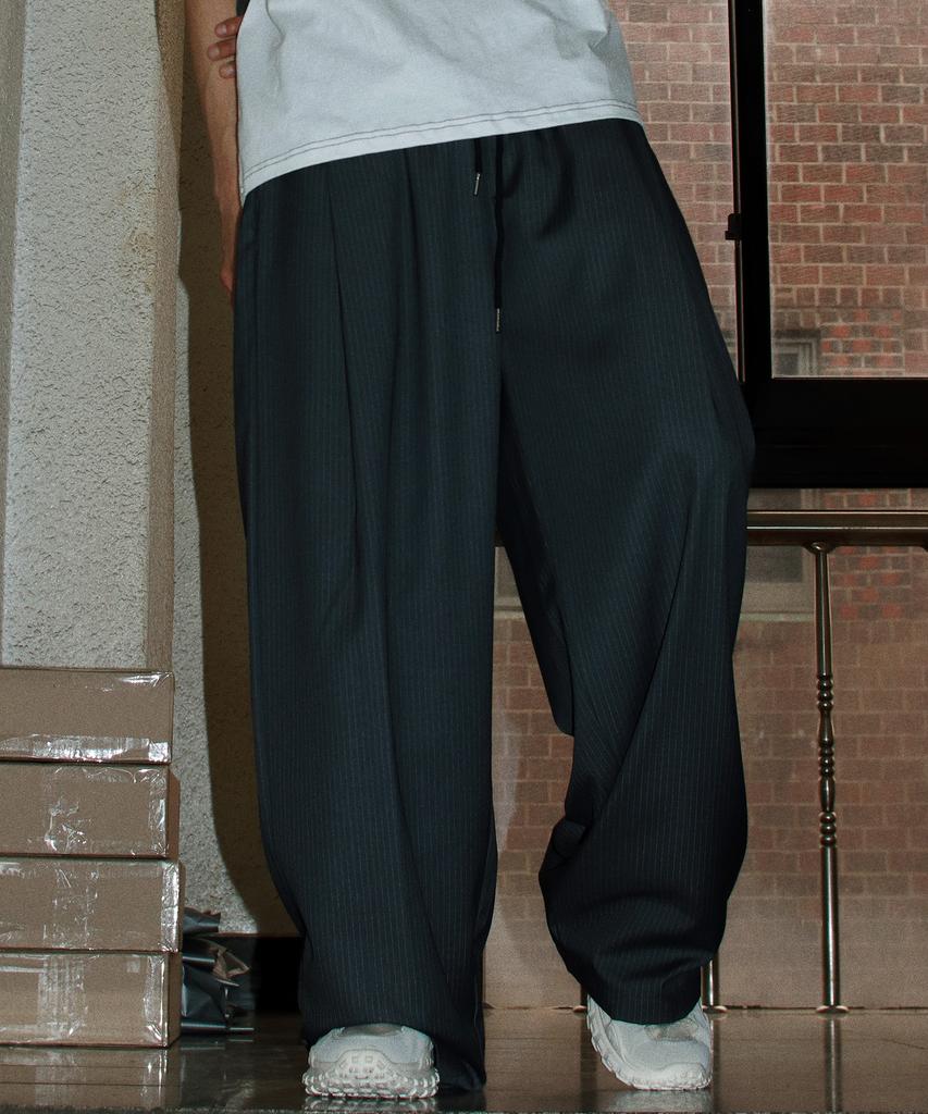 Deumakeu M Pin Stripe Slacks Semi-Wide One-Tuck Pants