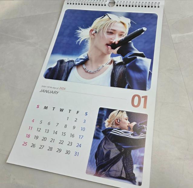 FELIX 2026 Wandkalender – K-POP Fanartikelen (Willekeurige afbeeldingen, sticker inbegrepen)