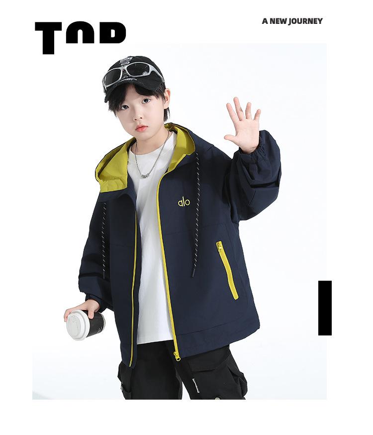 Hübsche Big Boy 2025 Frühling-Herbst Outdoor Kapuzen-Windjacke