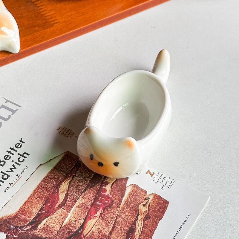 Милый котенок блюдце Керамическое блюдце для соусов Высококачественное блюдце для приправ Бытовое блюдце для овощей Блюдце для соевого соуса и уксуса Миниатюрное маленькое блюдце no specifications