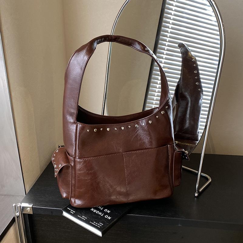 Vintage luxury underarm bag women's handbag 2025 autumn and winter new Maillard style simple shoulder commuter bag