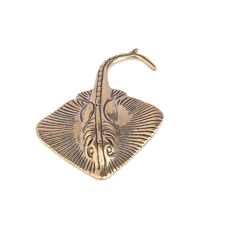 

Креативные поделки Украшение для дома Латунная рыба-дьявол Маленькие аксессуары Океанический скат манта Животное Чайный питомец Декор для стола Медные фигурки