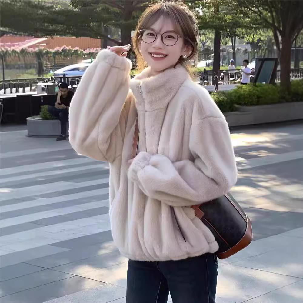 Dicker Mantel aus Lammplüschimitat für Damen im Herbst und Winter 2024, neue koreanische Version des beliebten, schönen kleinen High-End-Oberteils