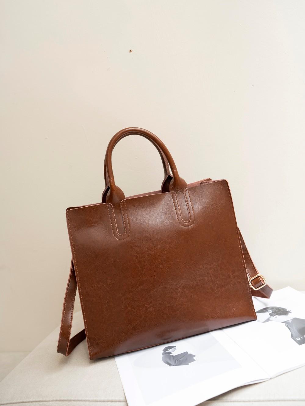 

Real Leather Women s Bag, Commuting Oil Wax Cowhide Handbag, Large Capacity Tote Bag, Single Shoulder Crossbody Square Bag темно-коричневого кольору