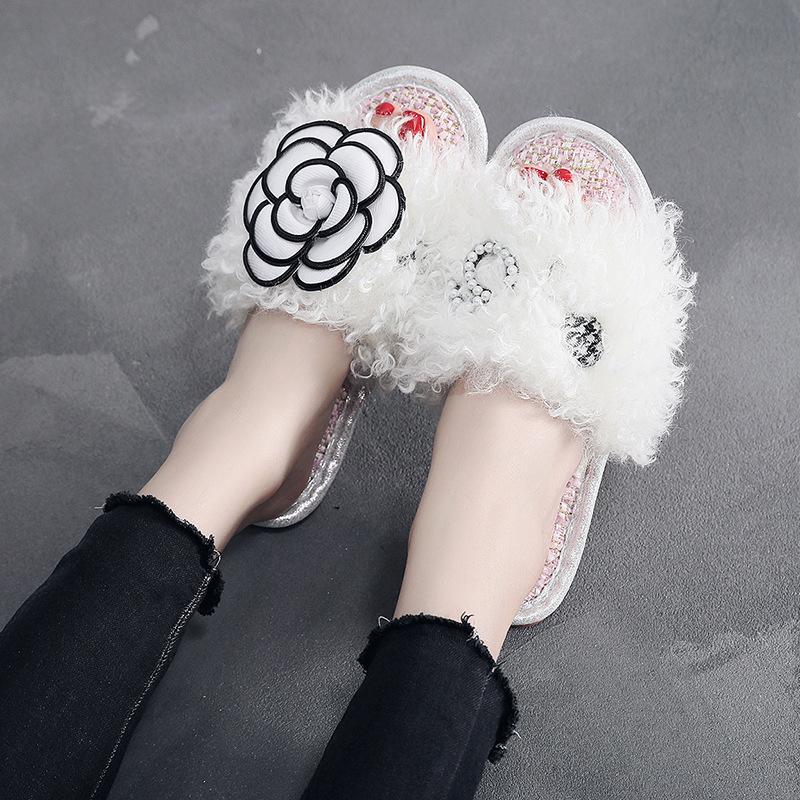 Fashion Brand Camellia Flower Slippers Women White Leather Flip Flops Metal Camellia Floral Flat Sandalias Mujer Ladies Outdoor Slides