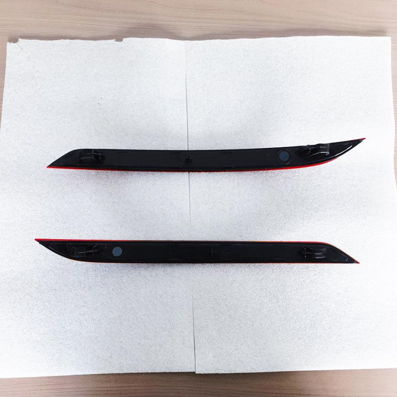 

Volvo XC60 Rear Bumper Reflector L31656677/R31656678 for 2018-2025 Models червоний