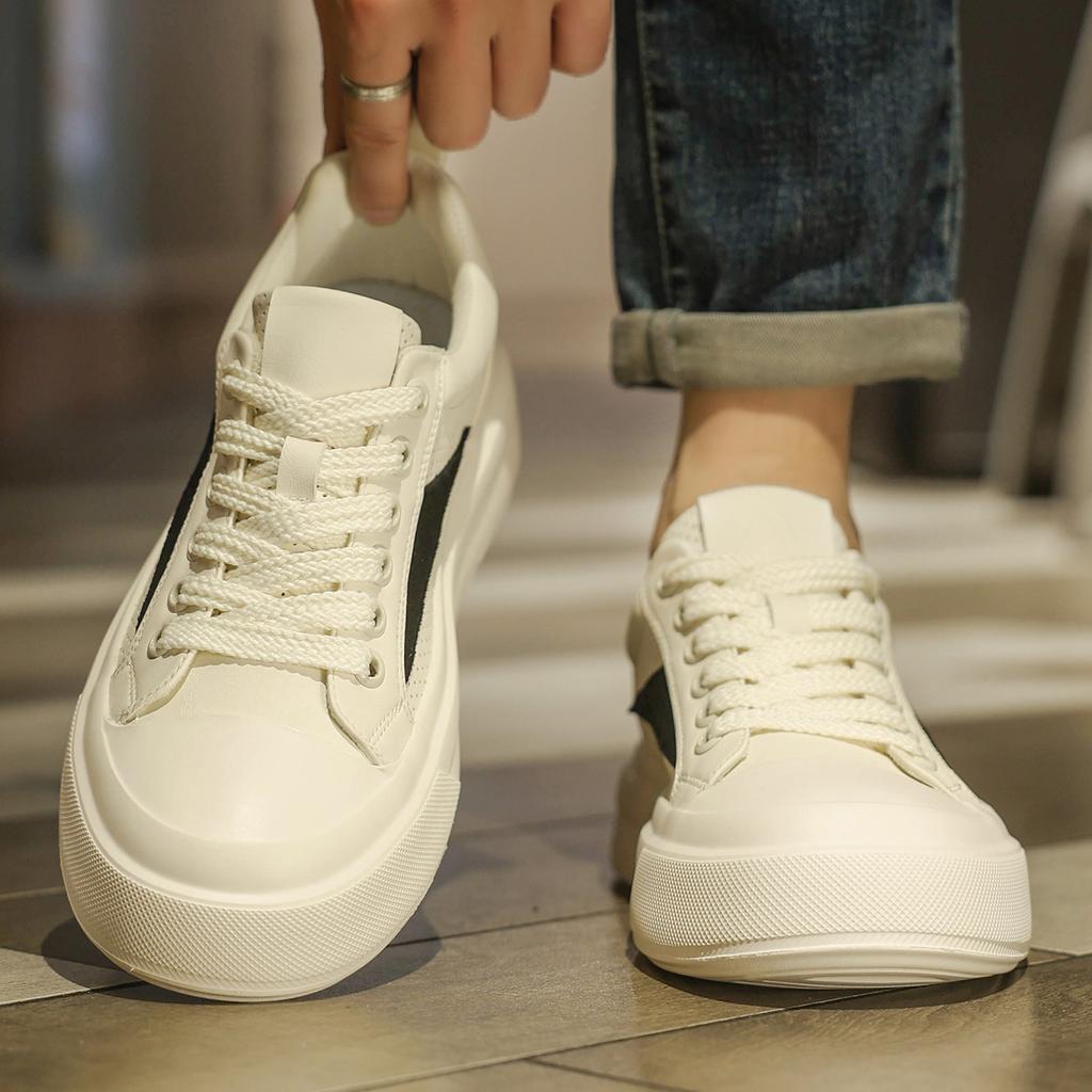 Men Breathable Casual Board Shoes Lightweight Lace Up Low Top Sneakers Soft Sole Fashion Shoes for Daily Walking Street Wear