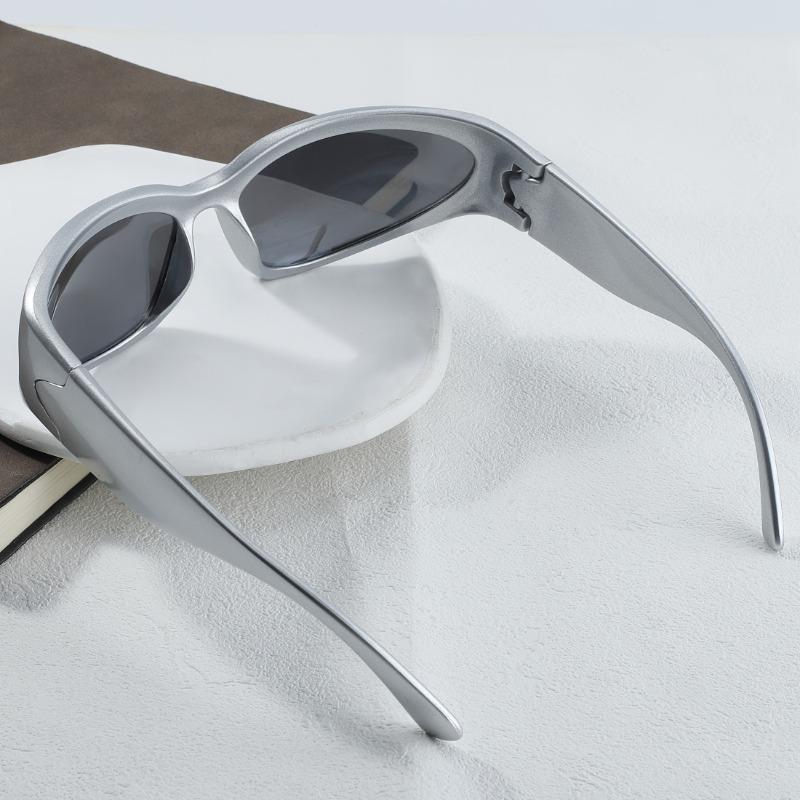 Y2K-stil Irregulær ramme Rund Sølvfargede Briller, Perfekt for konserter, fester og gaver.