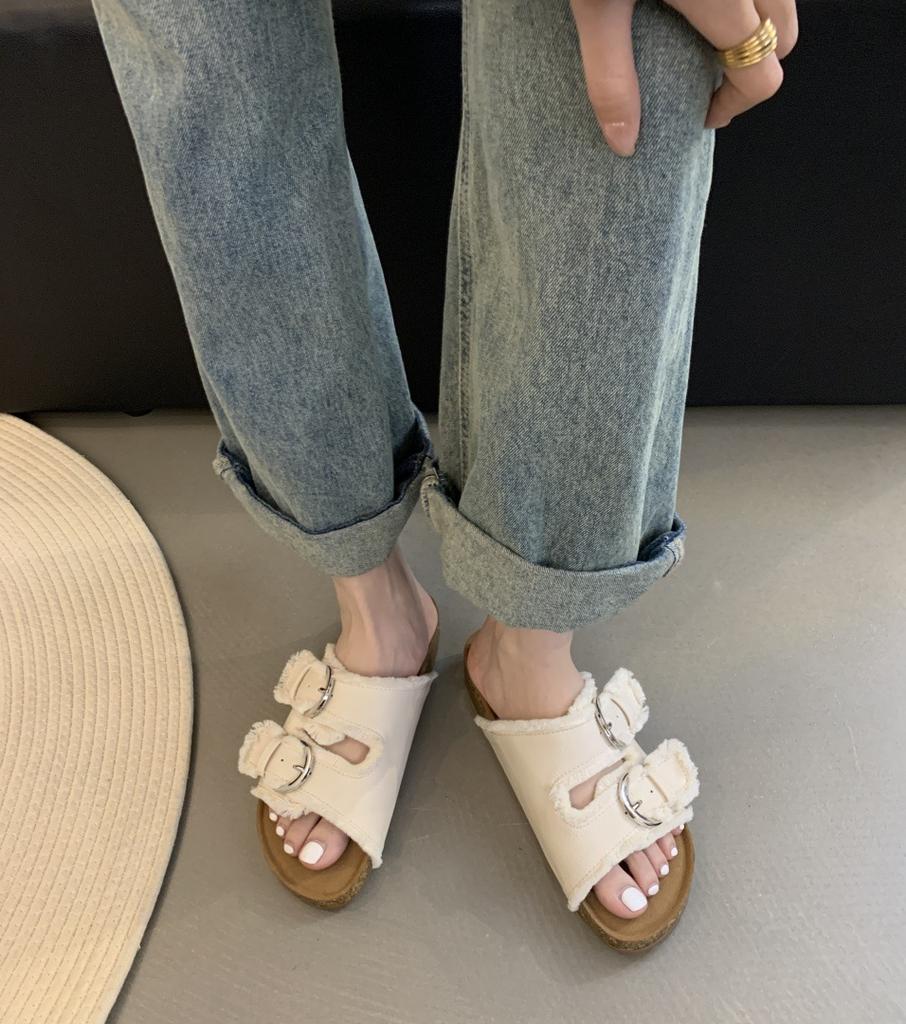 Korean Version of Internet Celebrity Belt Buckle Cool Slippers Women's Summer 2025 New Niche Retro Fringed Fashion Outside Sandals