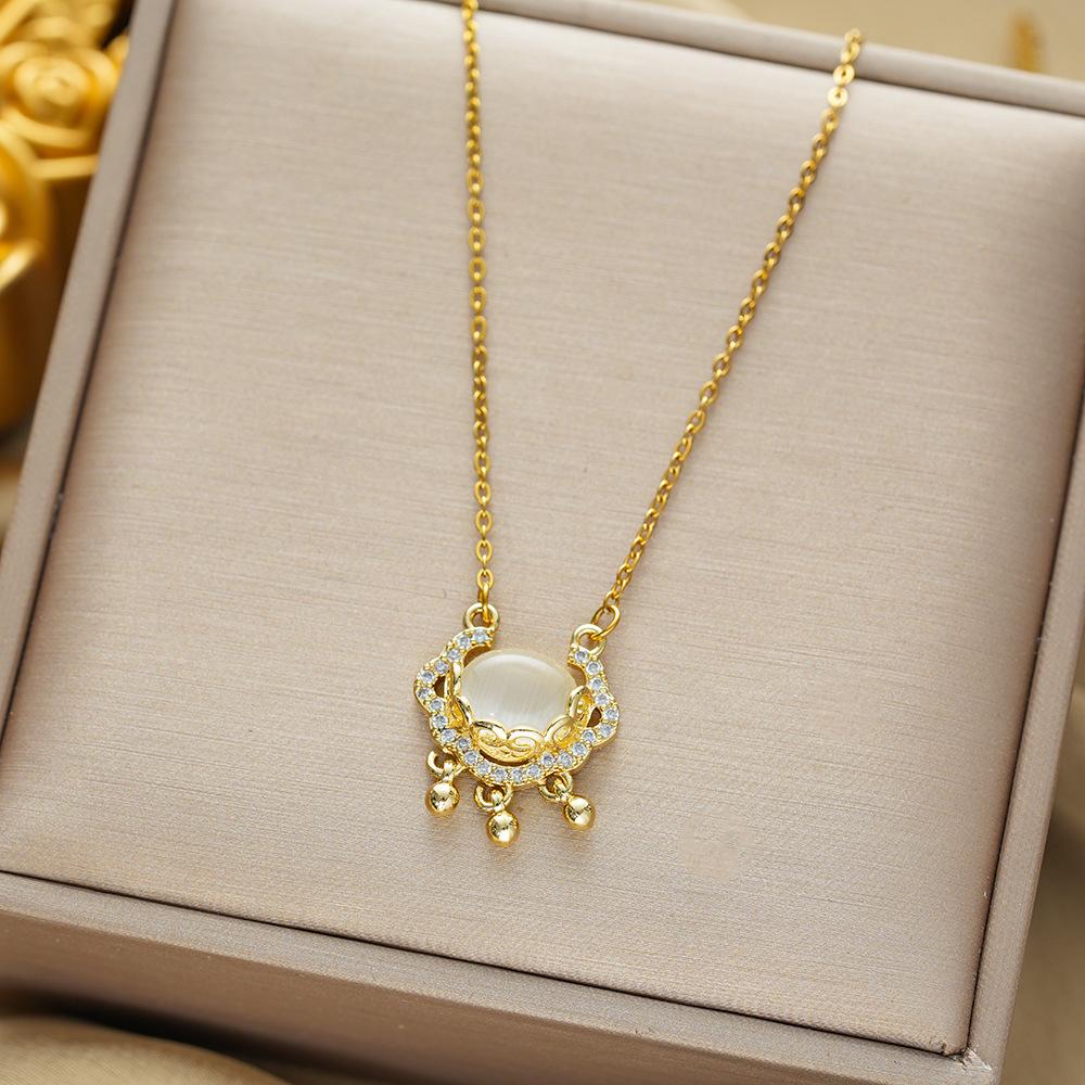 Titanium Steel Non-fading Necklace - European & American Style, Light Luxury, Versatile Korean Fashion, Perfect for Women and Girlfriend Gifts.
