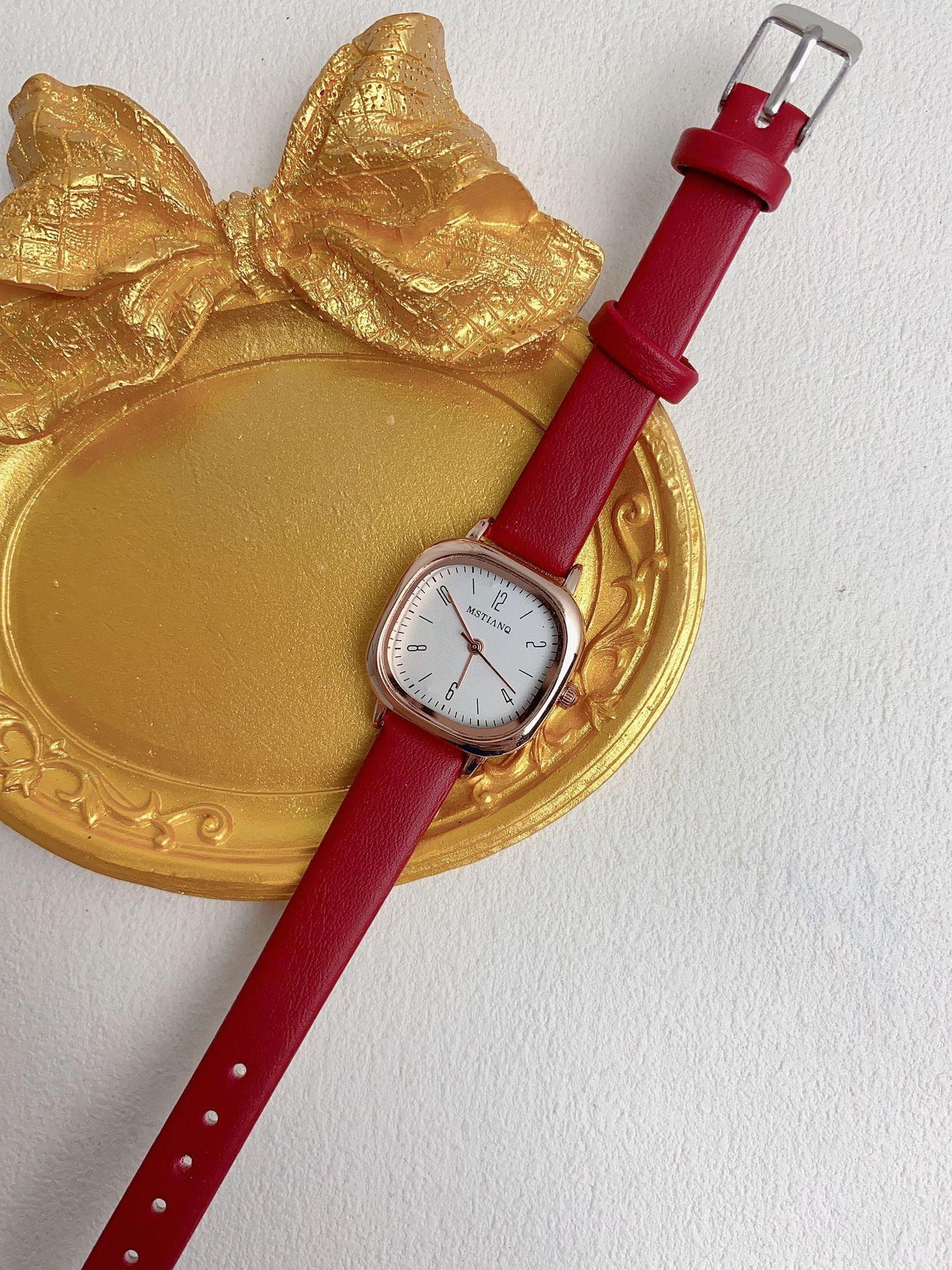 

Student Belt Square Watch Women S Summer Year Simple Temperament Girl Small Fresh Quartz Watch красный