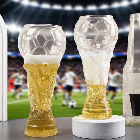 Bierglasbecher, Glas im Pokalstil 730 ml, Klarer Borosilikatglasbecher mit schwerem Reliefboden, Trinkgeschirr für Fußballparty, Sichere Verpackung