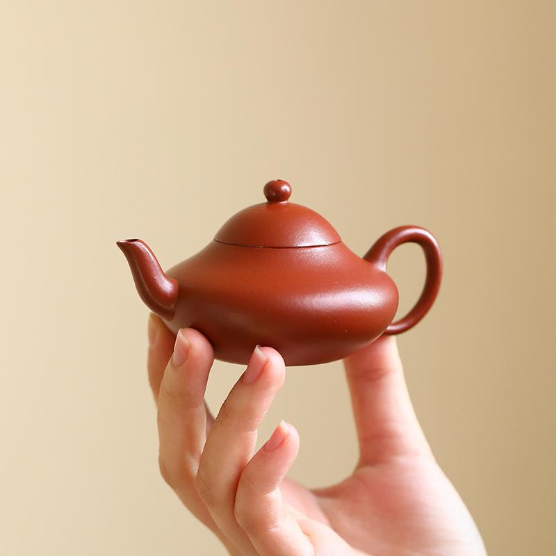 

80ml Luxury Yixing Purple Clay Teapots Handmade Short Pear Pot Raw Ore Zhu Mud Kettle With Strainer Chinese Zisha Tea Set Craft