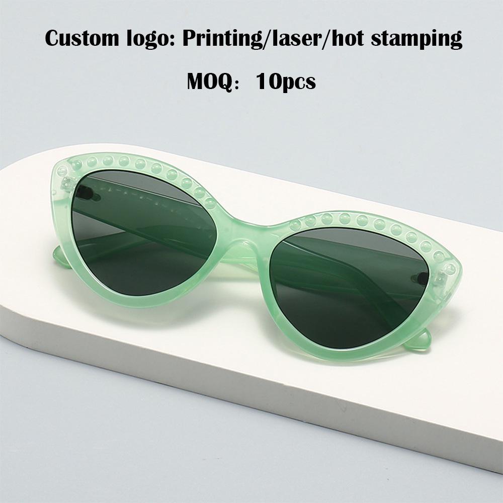 

Trendy Cat Eye Rivet Sunglasses - Unisex European & American Street Style UV Protection