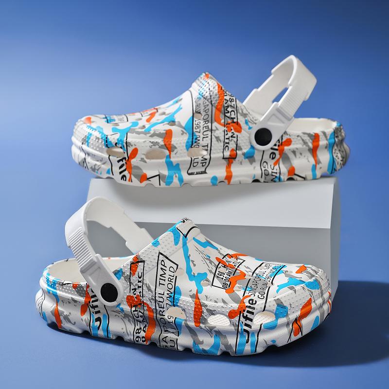 Fashion Brand Summer Men Women Sandals Thick Bottom Home Slides Clogs Soft EVA Platform Garden Shoes Unisex Beach Hole Sandals Slippers