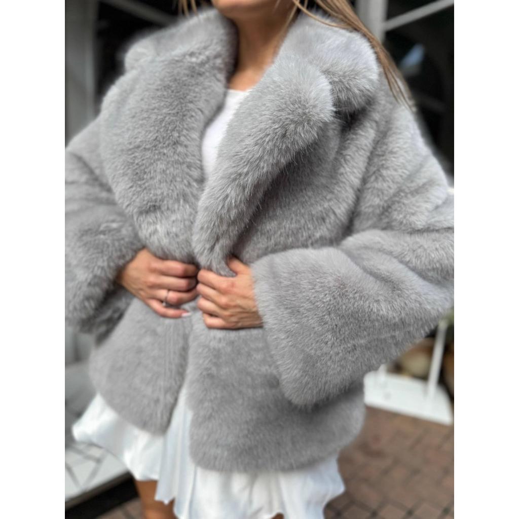 VAYLA Dicke Warme Kunstpelzjacke für Damen Mit Gürtel Umlegekragen Pelzparkas Neue Winter Kurze Lockere Flauschige Oberbekleidung