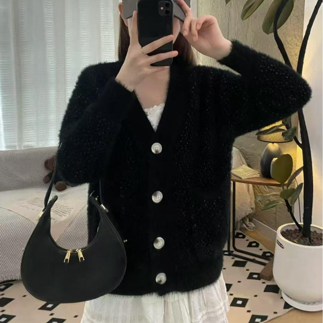 

Модный свободный свитер с V-образным вырезом из искусственной норки для женщин, новинка осени и зимы, однотонный вязаный жакет-свитер, топ Average size 48-291-1 чёрный