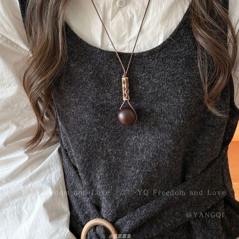 Art Gallery! Vintage Coffee Irregular Pendant Necklace Female Maillard Long Sweater Chain Sense Accessories
