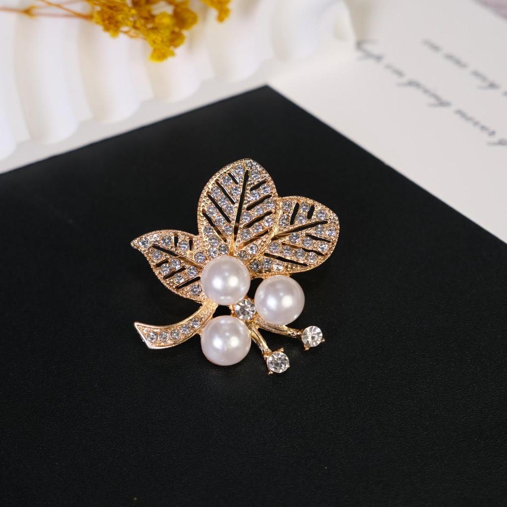 Elegant Women's Brooch: Versatile Bow & Insect Flower Design with Anti-Exposure Feature