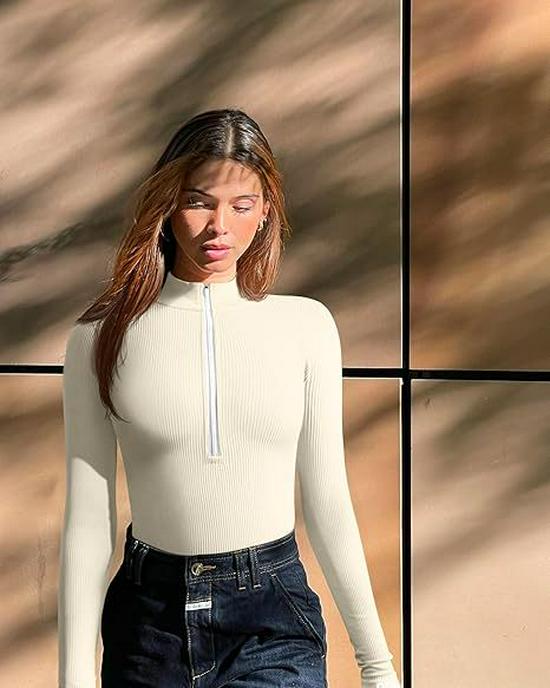 «Бесшовный ребристый комбинезон для йоги с длинными рукавами и застежкой-молнией»