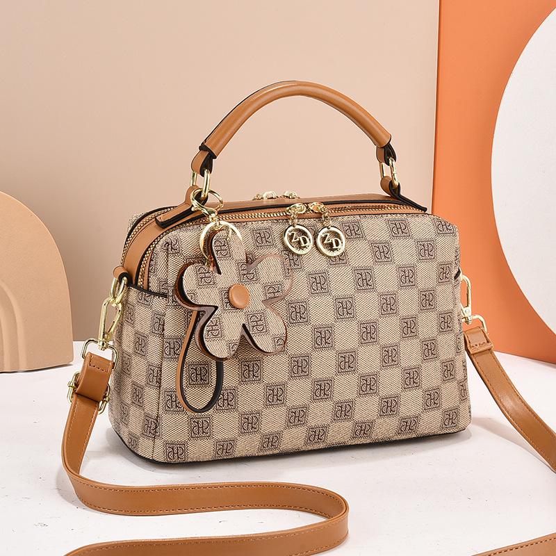 Bag Women's 2025 New Fashion Large Capacity Portable Pillow Bag Versatile Shoulder Crossbody Bag Women's Bag Small Square Bag Tide