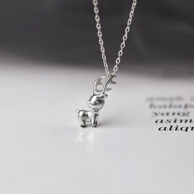 Full Body Deer Necklace Japanese and Korean Simple Temperament Cute Exquisite Cute Niche Collarbone Chain Women