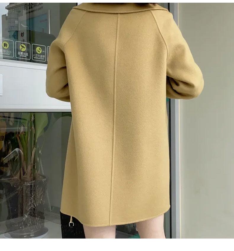 2024 Fall/Winter Heart Buckle Slimming Wool Coat with Peter Pan Collar