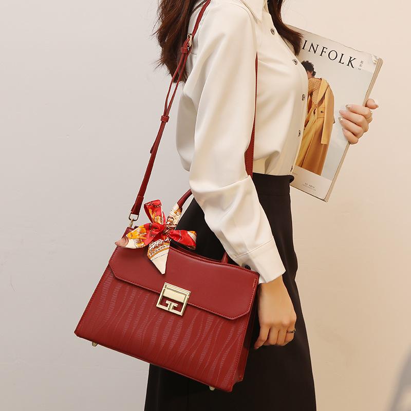 A Trendy Wedding Bag for Women, A Handbag for Mom, A Niche Design Bridal Bag, A Single-shoulder Crossbody Bag