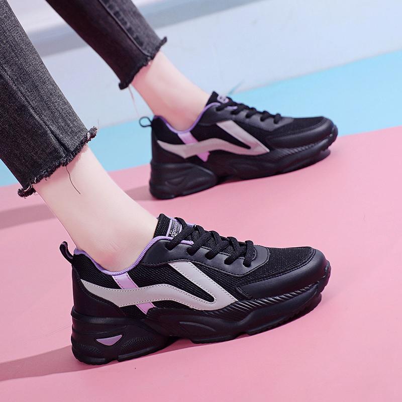 Neue atmungsaktive Sportschuhe, stoßdämpfende Laufschuhe für die sportliche Eignungsprüfung zur Aufnahme in die High School für Schüler