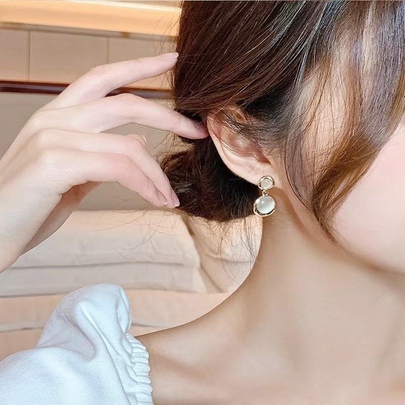 S925 Silver Needle Cat's Eye Stone Earrings - Versatile, High-End Japanese Korean Design