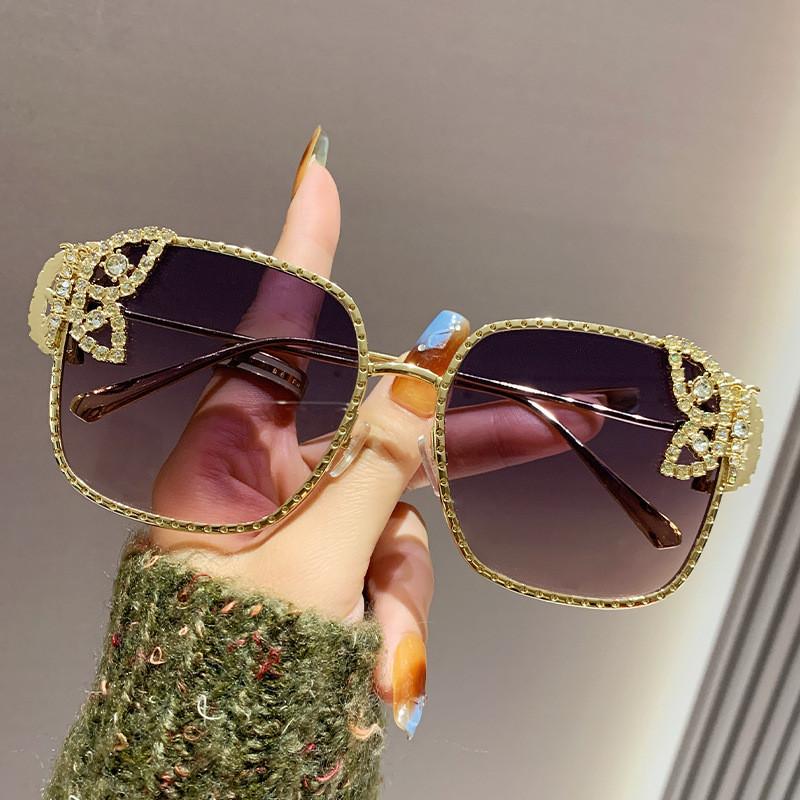 Occhiali da Sole Moderni a Forma di Farfalla da Donna Con Protezione Uv400 Montatura Quadrata alla Moda Per Viaggi e Feste