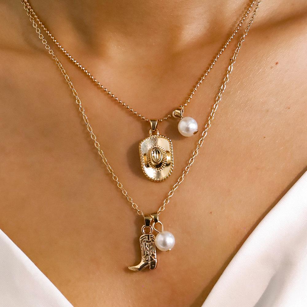 Ethnische Halskette mit Anhänger im Cowboyhut-Stiefel-Stil, Retro-Halskette mit unregelmäßiger Perlenkette für Damen