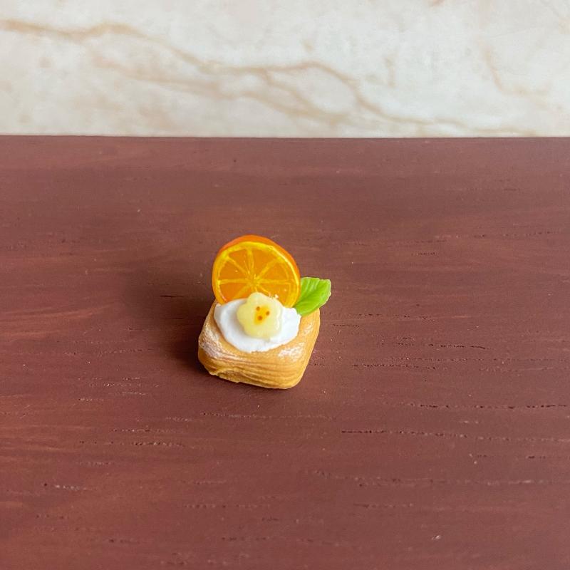 Mini Cute Simulation Cake Model Toy For Doll Accessories Kids Gift 1Pcs Miniature Dollhouse Food Fruit Square Tower