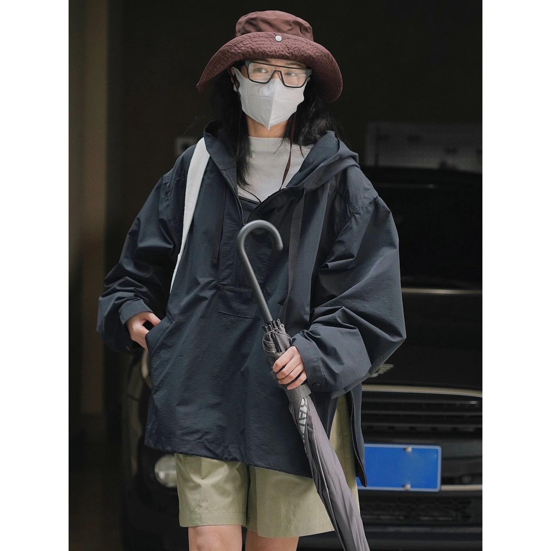 

Johnature весенняя корейская версия повседневные уличные женские рубашки с капюшоном японский пуловер ветрозащитные молнии свободные блузки M чёрный