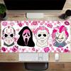 Große, rutschfeste Gummi-Basis, Mehrere Größen, Halloween, Rosa, Horror-Charaktere Mauspads, Genähte Kanten Tastatur-Schreibtischmatte für Schule, Büro