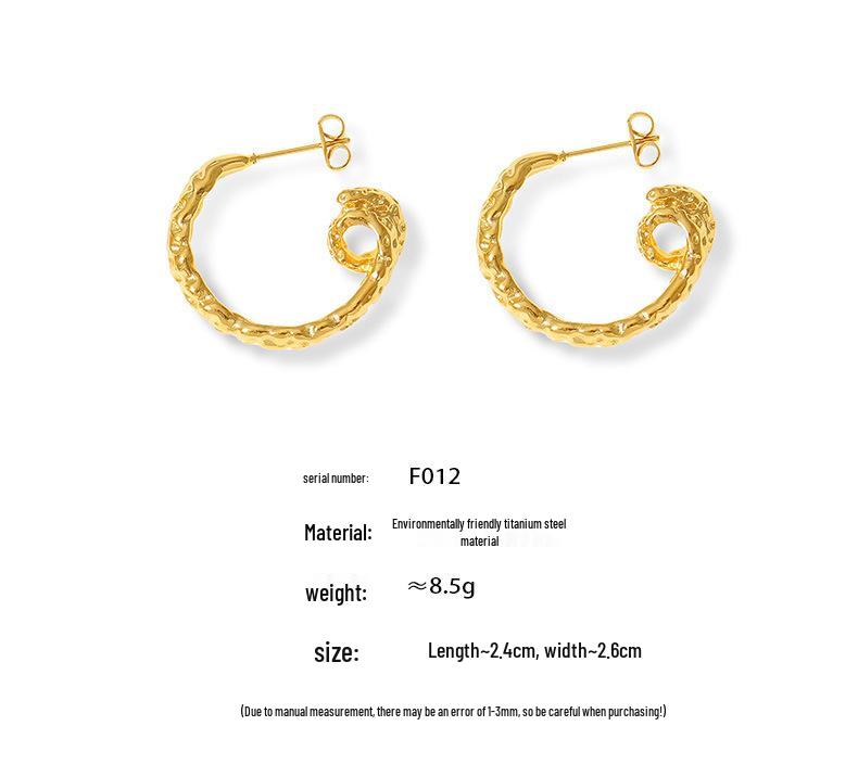European & American Design 18k Gold Pleated C-Shaped Titanium Earrings
