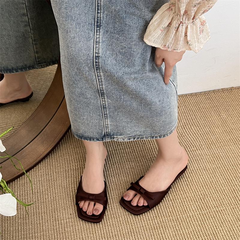 Fashion 2025 New Comfortable Low Heel Square Head Sandals Sweet Bow Silk Thick Heel Slippers Ladies Outwear Beach Slides Mujer